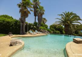 Frontline Villa with Panoramic Ocean Views in Cama da Vaca