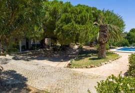 Plot with 1783sqm and excellent views -  for Luxury Villa in Meia Praia, Lagos