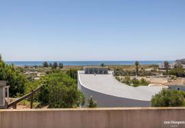 2 Bedroom Villa + Annex, Project Opportunity, Meia Praia - Lagos