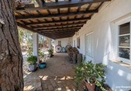 2 Bedroom Villa + Annex, Project Opportunity, Meia Praia - Lagos