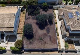 Plot with 420sqm for construction of Villa. Bemposta, Alvor