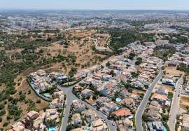 Plot with 420sqm for construction of Villa. Bemposta, Alvor
