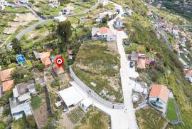 House to Rehabilitate with Stunning View in Ribeira Brava House to Rehabilitate with Stunning View in Ribeira Brava