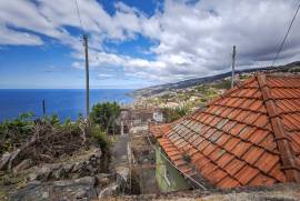 House to Rehabilitate with Stunning View in Ribeira Brava House to Rehabilitate with Stunning View in Ribeira Brava