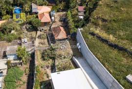 House to Rehabilitate with Stunning View in Ribeira Brava House to Rehabilitate with Stunning View in Ribeira Brava