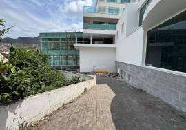 Two Shops / Warehouses for Rent in the Center of Machico - Unique Opportunity for your business!