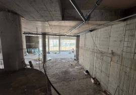 Two Shops / Warehouses for Rent in the Center of Machico - Unique Opportunity for your business!