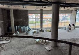 Two Shops / Warehouses for Rent in the Center of Machico - Unique Opportunity for your business!