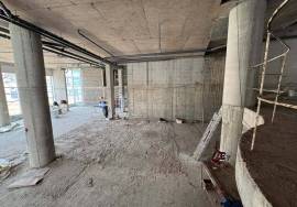 Two Shops / Warehouses for Rent in the Center of Machico - Unique Opportunity for your business!