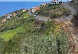 Land for Sale with Approved Project for 3 Bedroom Villa - Ribeira Brava - 1055 square meters Land for Sale with Approved Project for 3 Bedroom Villa - Ribeira Brava - 1055 square meters