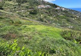 Land for Sale with Approved Project for 3 Bedroom Villa - Ribeira Brava - 1055 square meters Land for Sale with Approved Project for 3 Bedroom Villa - Ribeira Brava - 1055 square meters