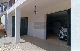 Detached 3 bedroom villa with garage - 18000 m2 of land with olive trees in Macedo de Cavaleiros