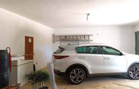 Detached 3 bedroom villa with garage - 18000 m2 of land with olive trees in Macedo de Cavaleiros