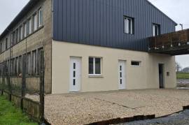 Flats / Apartments for rent - 4 rooms - 114 m2 - LA TRINITE PORHOET - (56490)