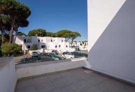 Refurbished 3 bedroom villa next to the Golf and close to the center of Vilamoura in the Algarve