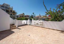Stylishly Renovated 2-Bedroom Townhouse within a Private Condominium – Vilamoura