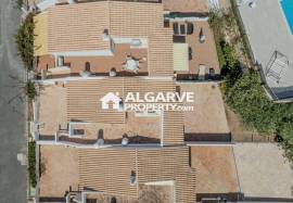 Stylishly Renovated 2-Bedroom Townhouse within a Private Condominium – Vilamoura