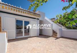 Stylishly Renovated 2-Bedroom Townhouse within a Private Condominium – Vilamoura