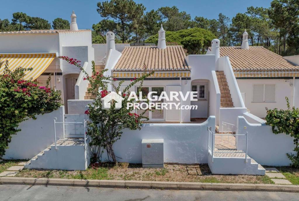 Stylishly Renovated 2-Bedroom Townhouse within a Private Condominium – Vilamoura