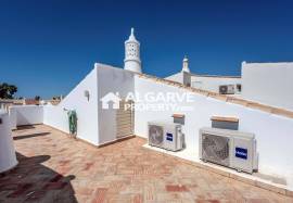 Stylishly Renovated 2-Bedroom Townhouse within a Private Condominium – Vilamoura
