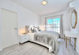Renovated 3-Bedroom Townhouse in Private Condominium – Vilamoura