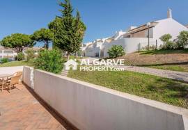Renovated 3-Bedroom Townhouse in Private Condominium – Vilamoura