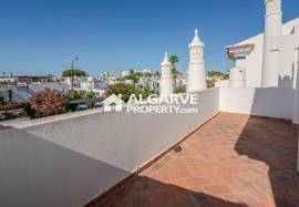 Renovated 3-Bedroom Townhouse in Private Condominium – Vilamoura