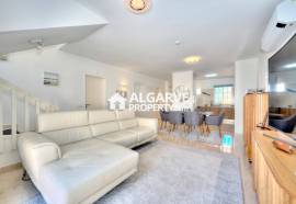 Renovated 3-Bedroom Townhouse in Private Condominium – Vilamoura