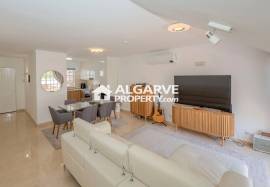 Renovated 3-Bedroom Townhouse in Private Condominium – Vilamoura