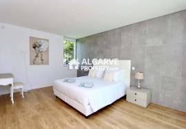 Modern 3 bedroom villa in a luxurious gated community near the Marina in Vilamoura, Algarve