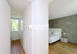 Modern 3 bedroom villa in a luxurious gated community near the Marina in Vilamoura, Algarve