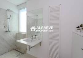 Modern 3 bedroom villa in a luxurious gated community near the Marina in Vilamoura, Algarve