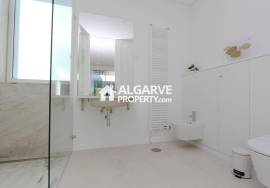Modern 3 bedroom villa in a luxurious gated community near the Marina in Vilamoura, Algarve