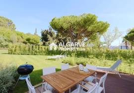 Modern 3 bedroom villa in a luxurious gated community near the Marina in Vilamoura, Algarve