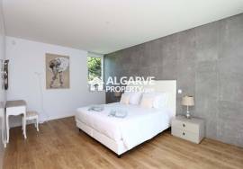Modern 3 bedroom villa in a luxurious gated community near the Marina in Vilamoura, Algarve