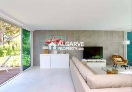 Modern 3 bedroom villa in a luxurious gated community near the Marina in Vilamoura, Algarve