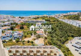 Luxury 3 bedroom villa w/ pool and BBQ in a private condominium in Albufeira, Algarve