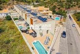 Luxury 3 bedroom villa w/ pool and BBQ in a private condominium in Albufeira, Algarve