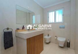 Lovely 4 bed villa inside the golf course and close to all amenities in Vilamoura, Algarve
