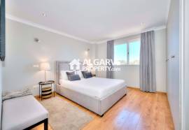 Lovely 4 bed villa inside the golf course and close to all amenities in Vilamoura, Algarve