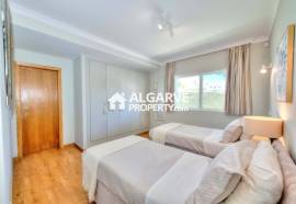 Lovely 4 bed villa inside the golf course and close to all amenities in Vilamoura, Algarve