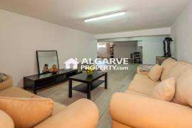 Lovely 4 bed villa inside the golf course and close to all amenities in Vilamoura, Algarve