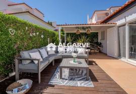 Lovely 4 bed villa inside the golf course and close to all amenities in Vilamoura, Algarve