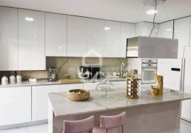 Furnished 3 Bedroom Apartment in Gated Community with Swimming Pool in Póvoa de Varzim