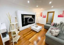 Furnished 3 Bedroom Apartment in Gated Community with Swimming Pool in Póvoa de Varzim