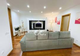 Furnished 3 Bedroom Apartment in Gated Community with Swimming Pool in Póvoa de Varzim