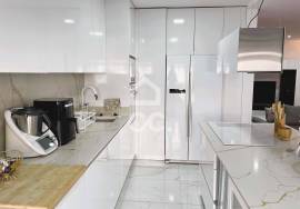 Furnished 3 Bedroom Apartment in Gated Community with Swimming Pool in Póvoa de Varzim