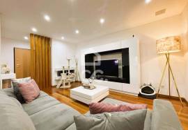 Furnished 3 Bedroom Apartment in Gated Community with Swimming Pool in Póvoa de Varzim