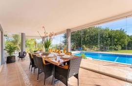 Elegant 6-Bedroom Villa with Heated Pool & Guest Annex | Carvoeiro