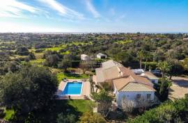 Elegant 6-Bedroom Villa with Heated Pool & Guest Annex | Carvoeiro